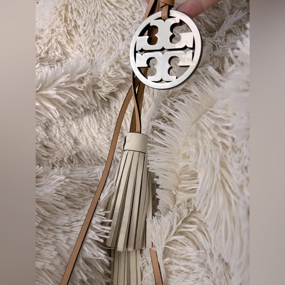 Tory Burch Miller Metallic Tassel Keychain Bag Charm - Picture 4 of 4